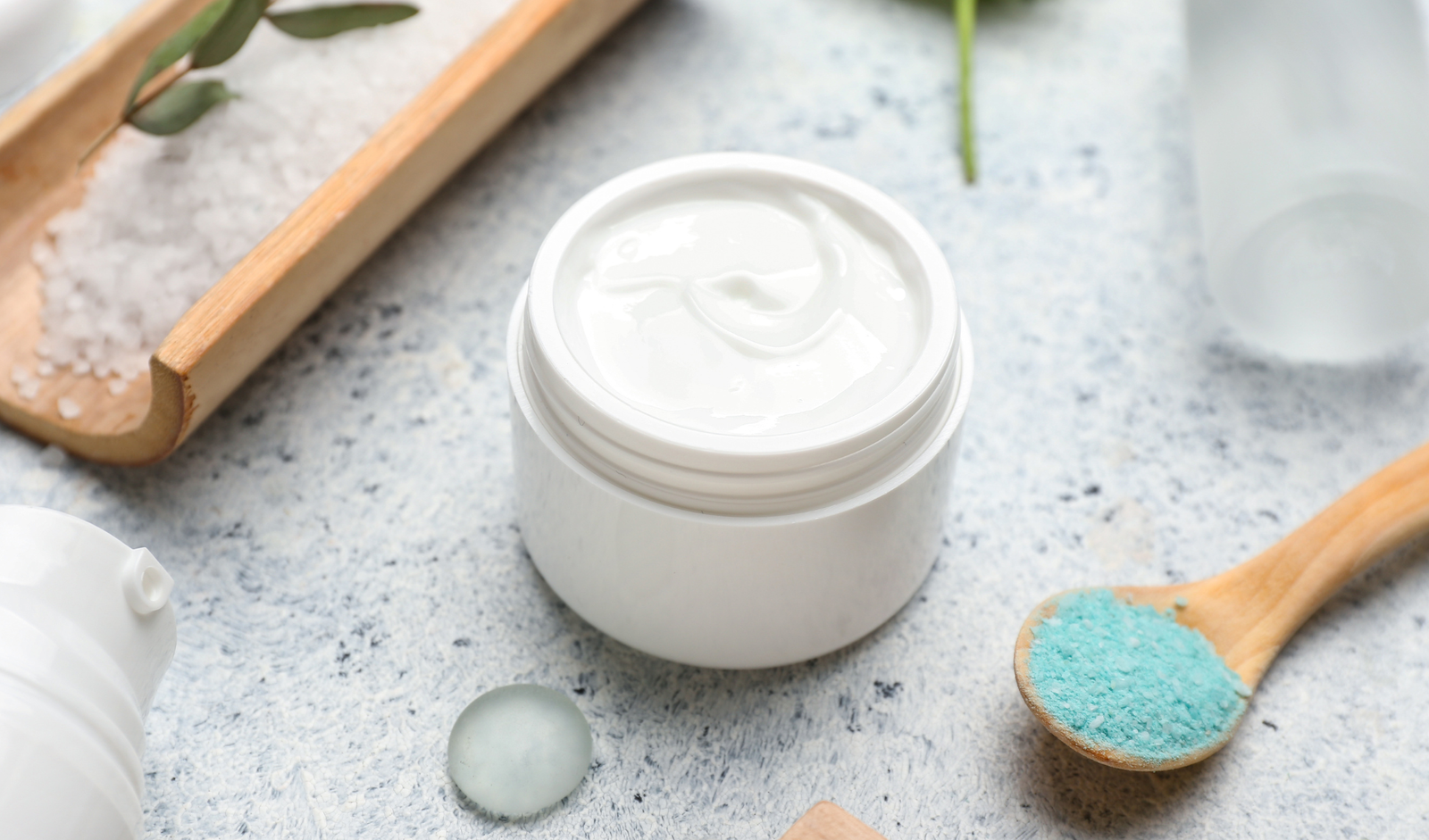 ❄️ The Arctic Glass Skin Routine: A Simple Korean Ritual for a Clear, Glossy, Ice-Like Glow