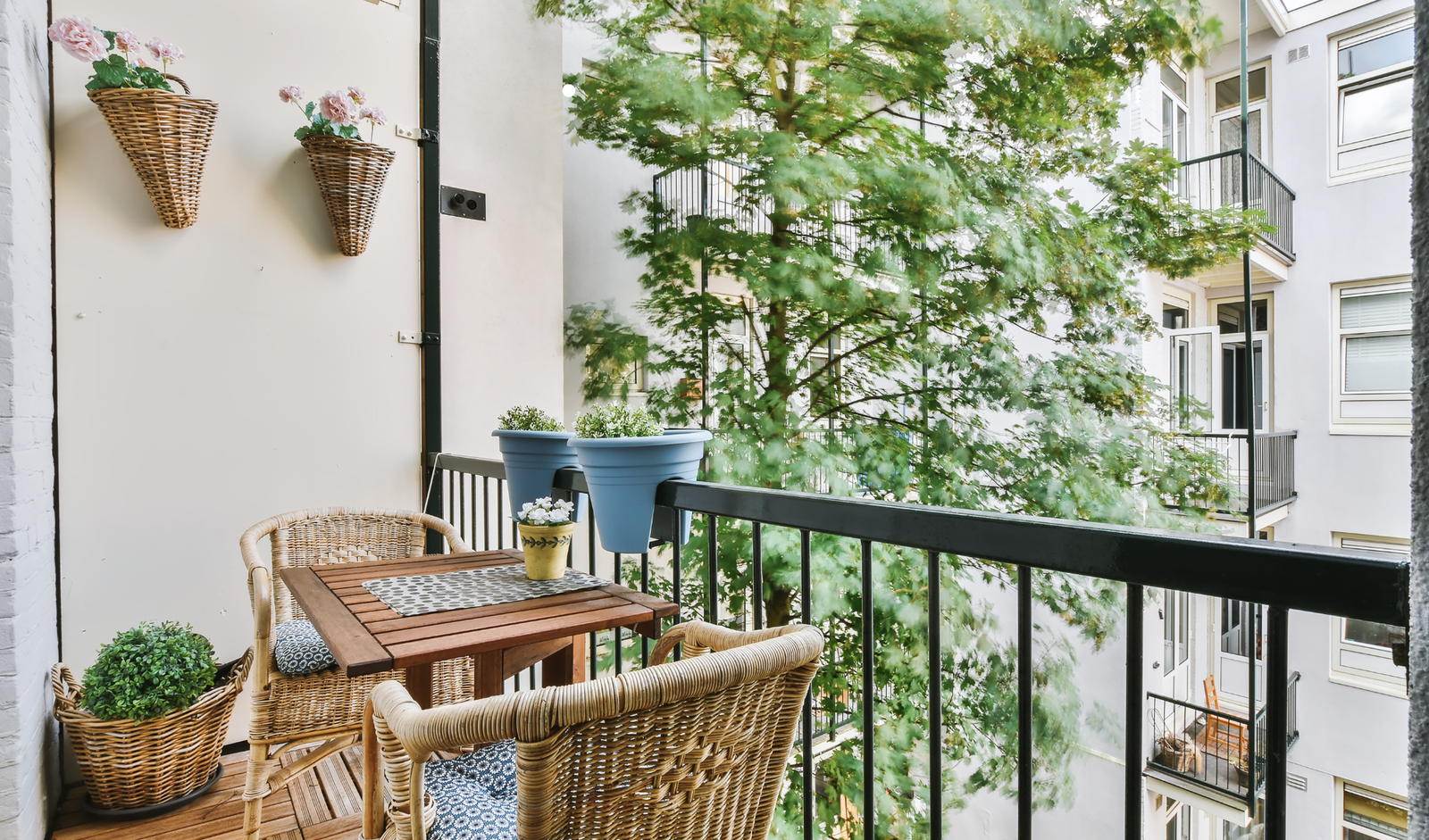 How to Decorate Your Balcony to Feel Completely Cozy ✨