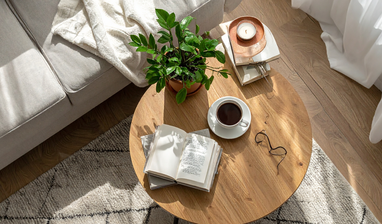 How to Instantly Modernize Your Living Room with the Right Coffee Table