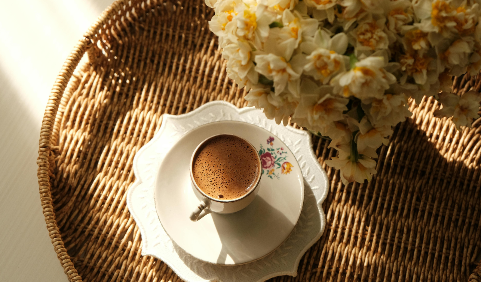 How to Create Your Dream Coffee Bar at Home (Cozy, Modern & Pinterest-Worthy)