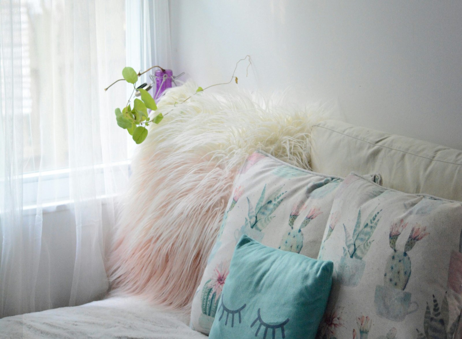 A Soft & Cozy Room Makeover for a Little Girl’s Bedroom