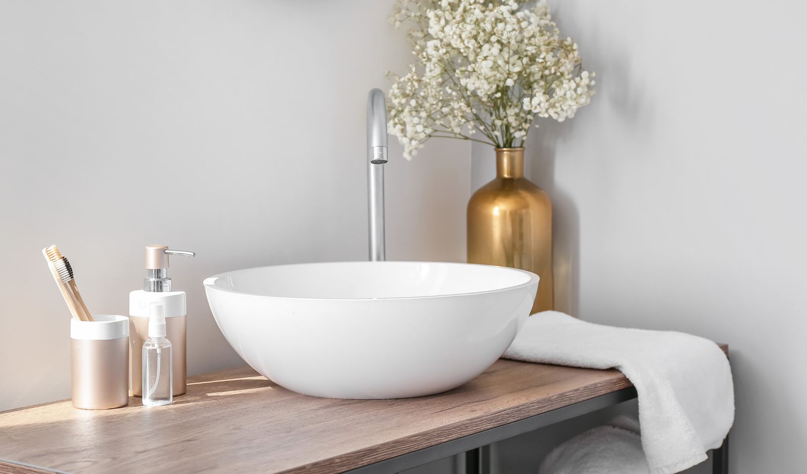 How to Create a Cozy, Neutral Beige Bathroom Sanctuary