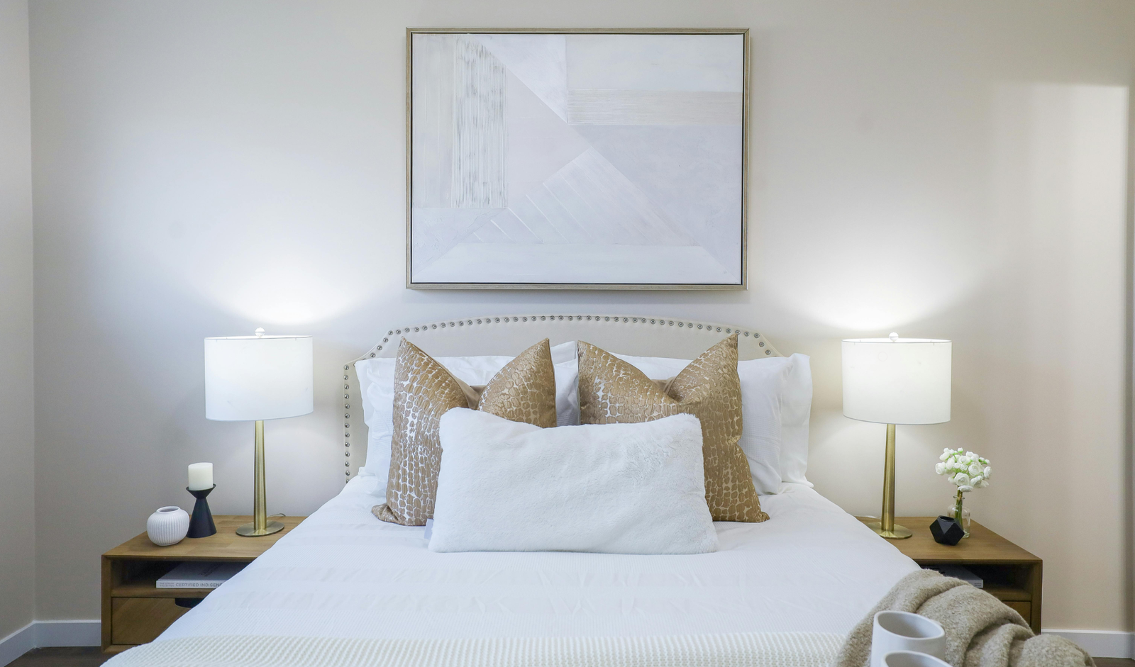 How to Create a Soft Summer Bed That Feels Light, Clean & Cozy