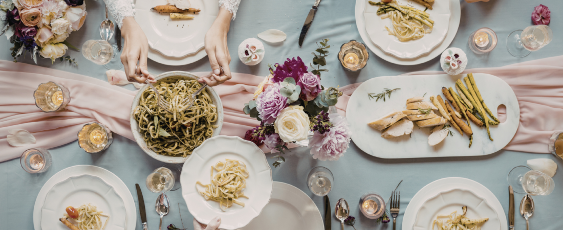 How I Set a Cozy, Aesthetic Table for Friends & Family