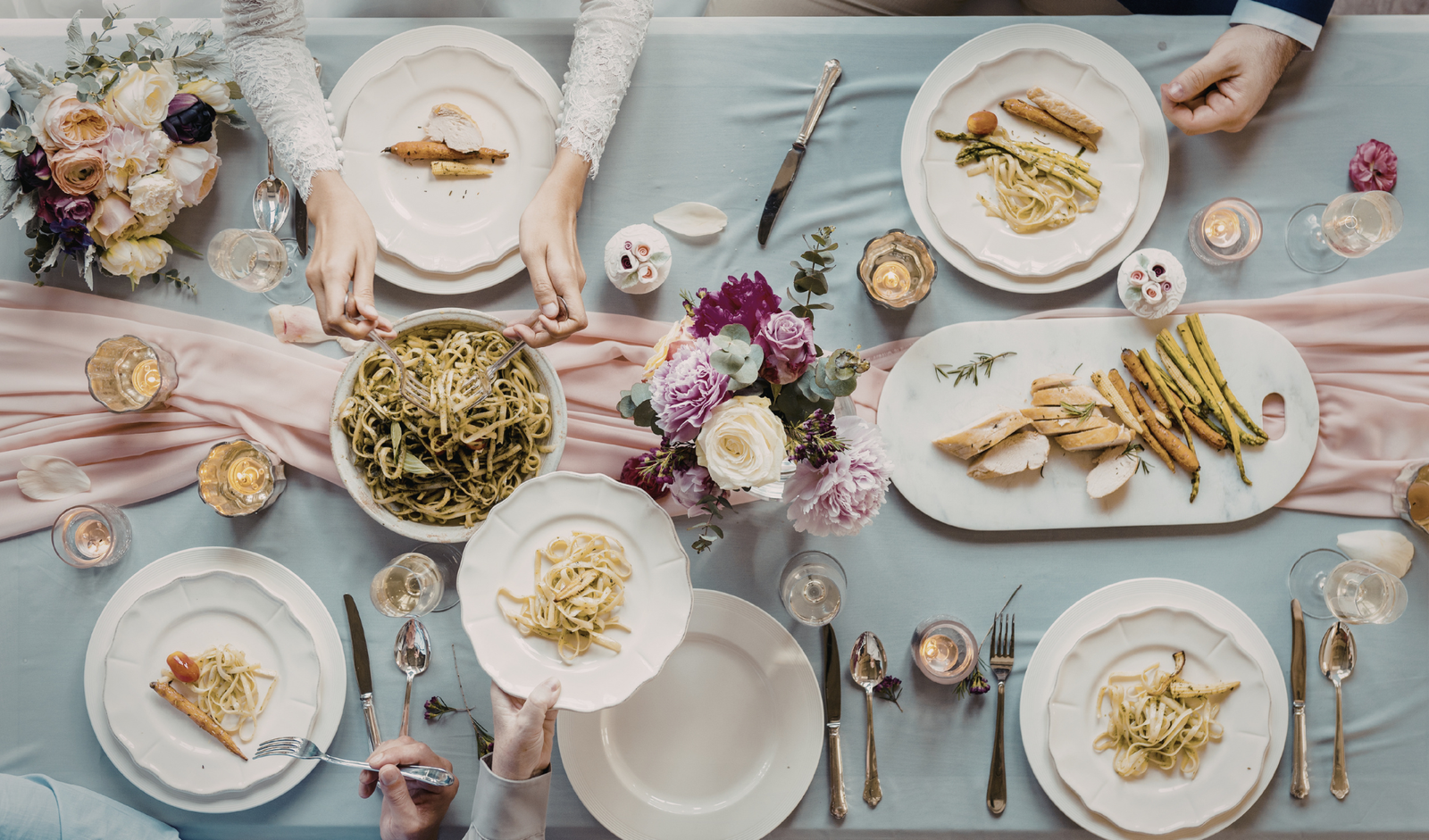 How I Set a Cozy, Aesthetic Table for Friends & Family