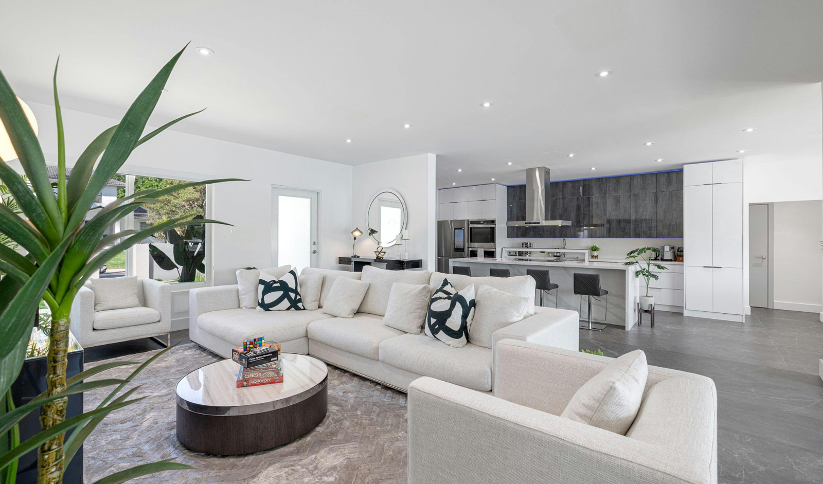 How to Decorate a Rental Apartment Without Damaging the Walls